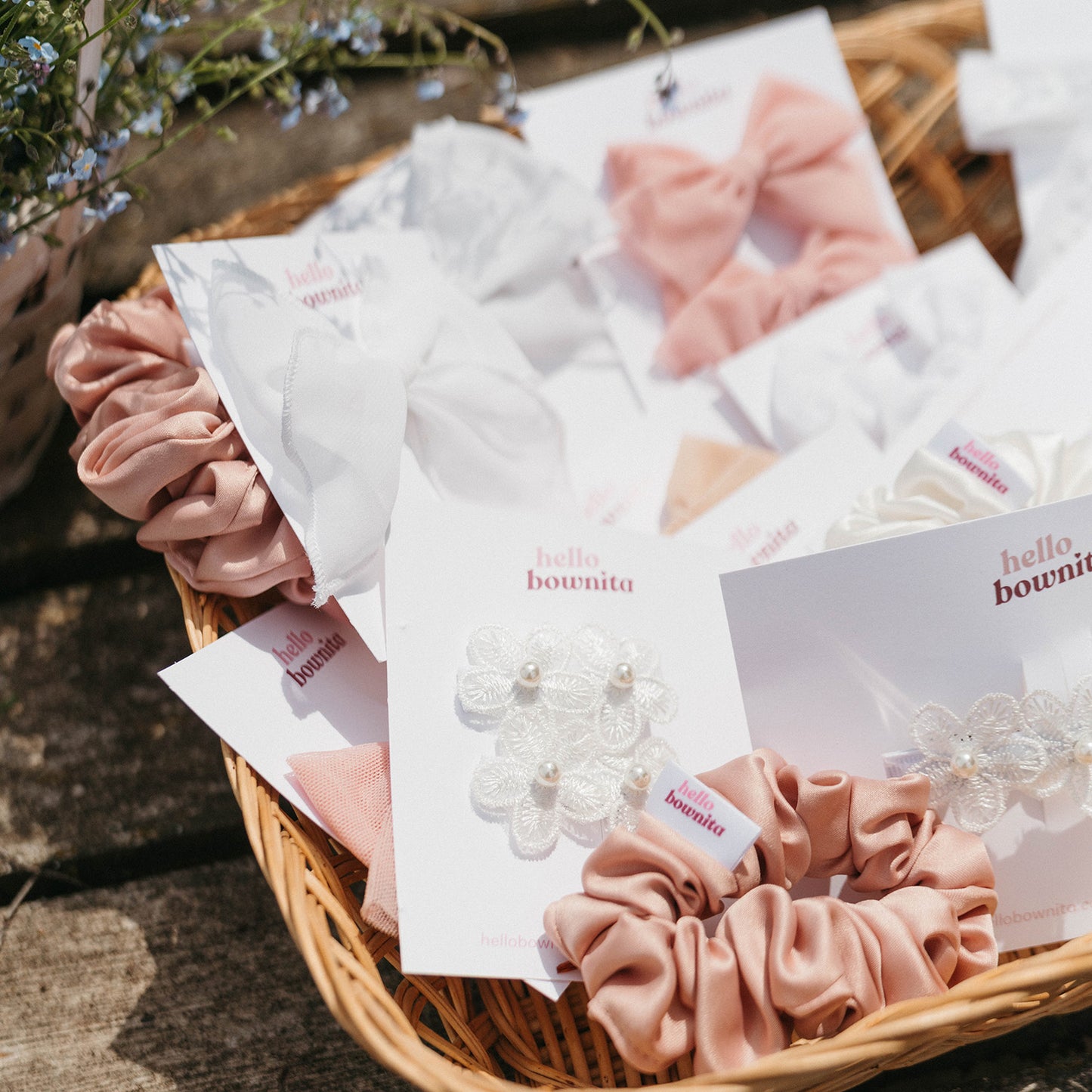 Floral White Clip | Wedding Collection